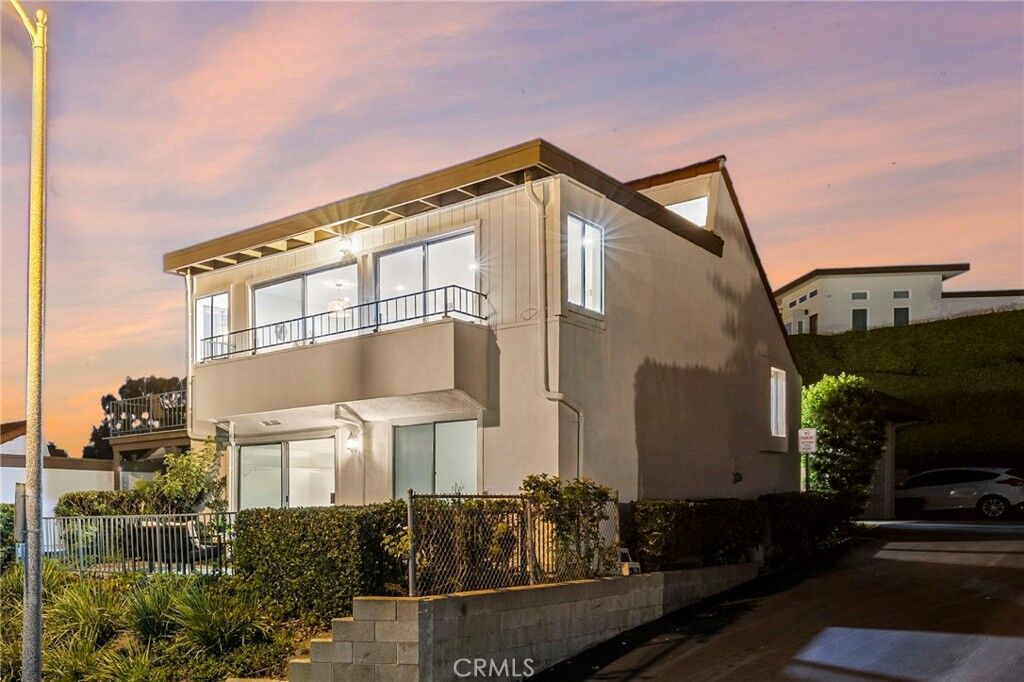 Property Photo:  715 Calle Camisa  CA 92673 