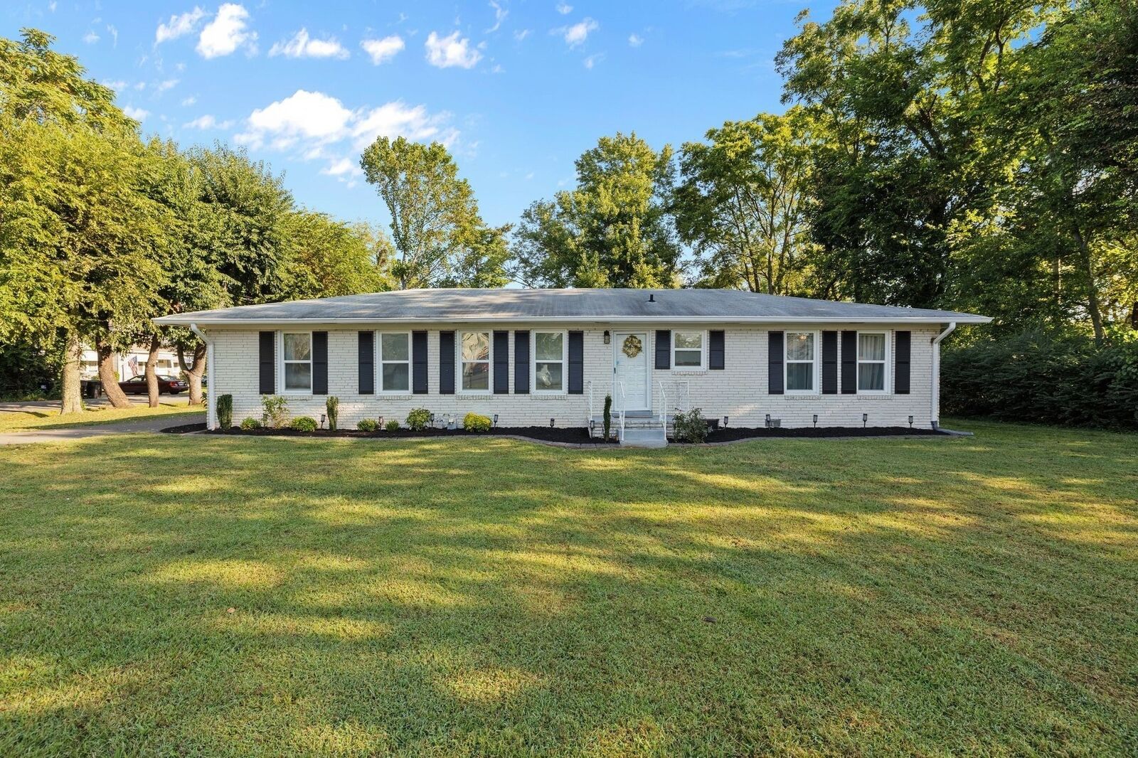 Property Photo:  2407 E Main St  TN 37127