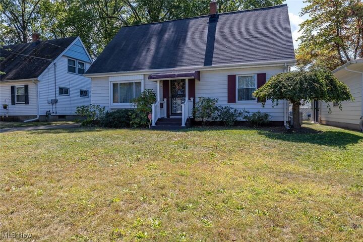 Property Photo: 2839 Merriweather Street NW OH 44485