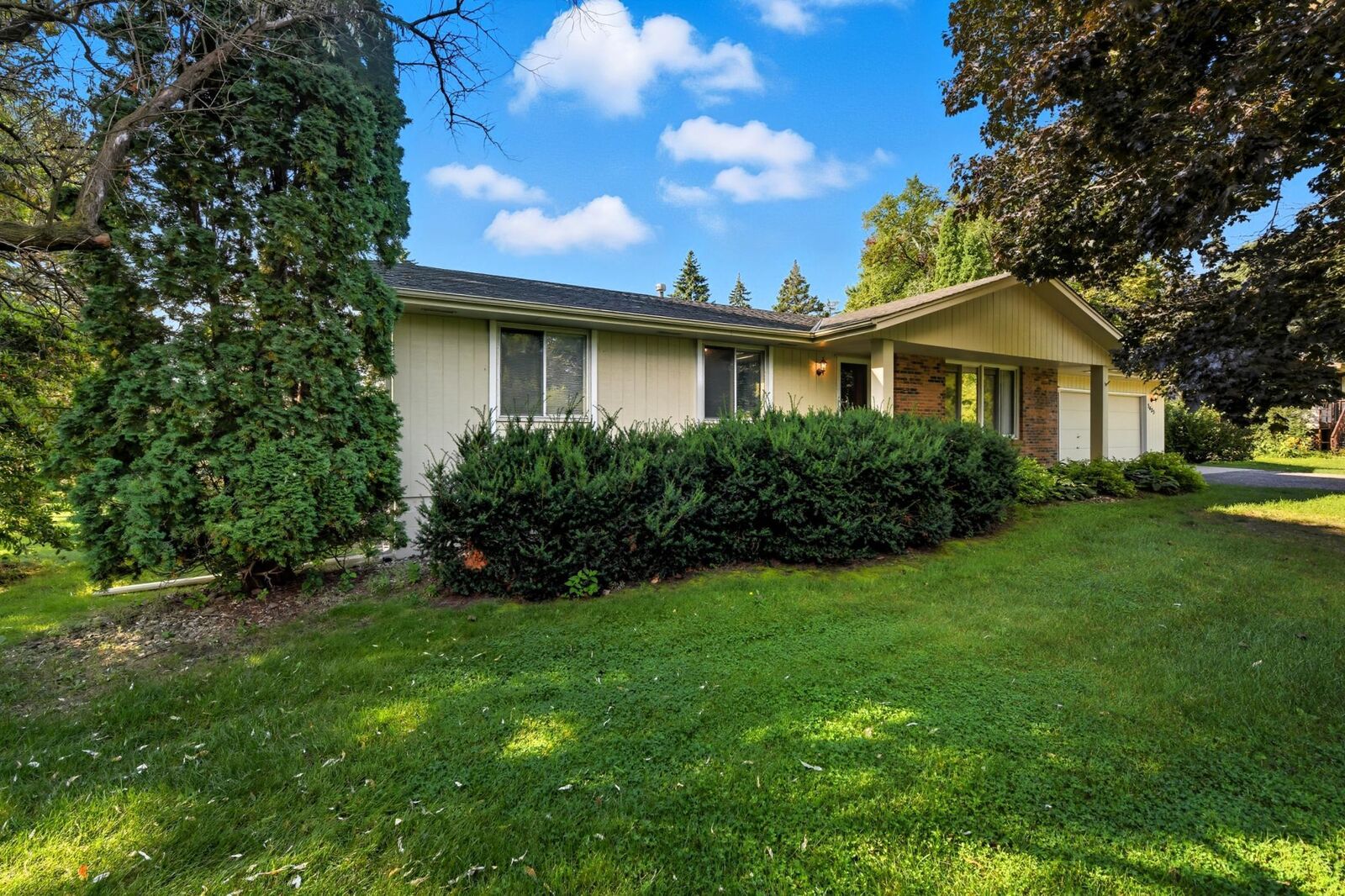 Property Photo:  3425 Willow Beach Trail SW  MN 55372 
