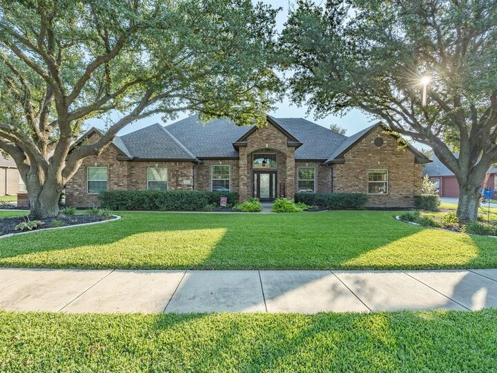 Photo de la propriété: 2706 Saint Andrews Circle TX 75119