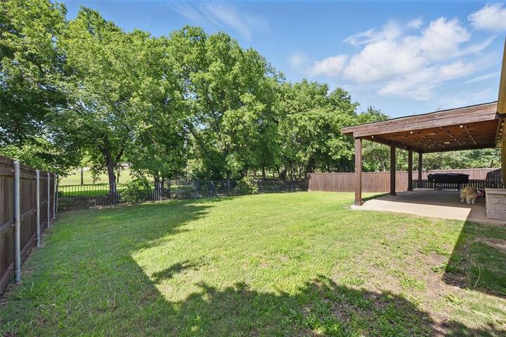 Property Photo:  6008 Creekway Drive  TX 76226 
