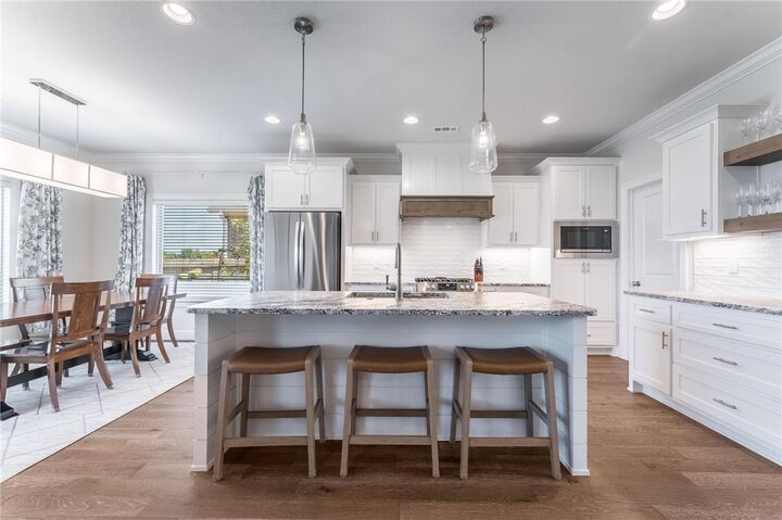 Property Photo: 5648 Lavender Avenue AR 72762