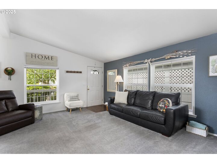 Property Photo: 16500 SE 1st St 14 WA 98684