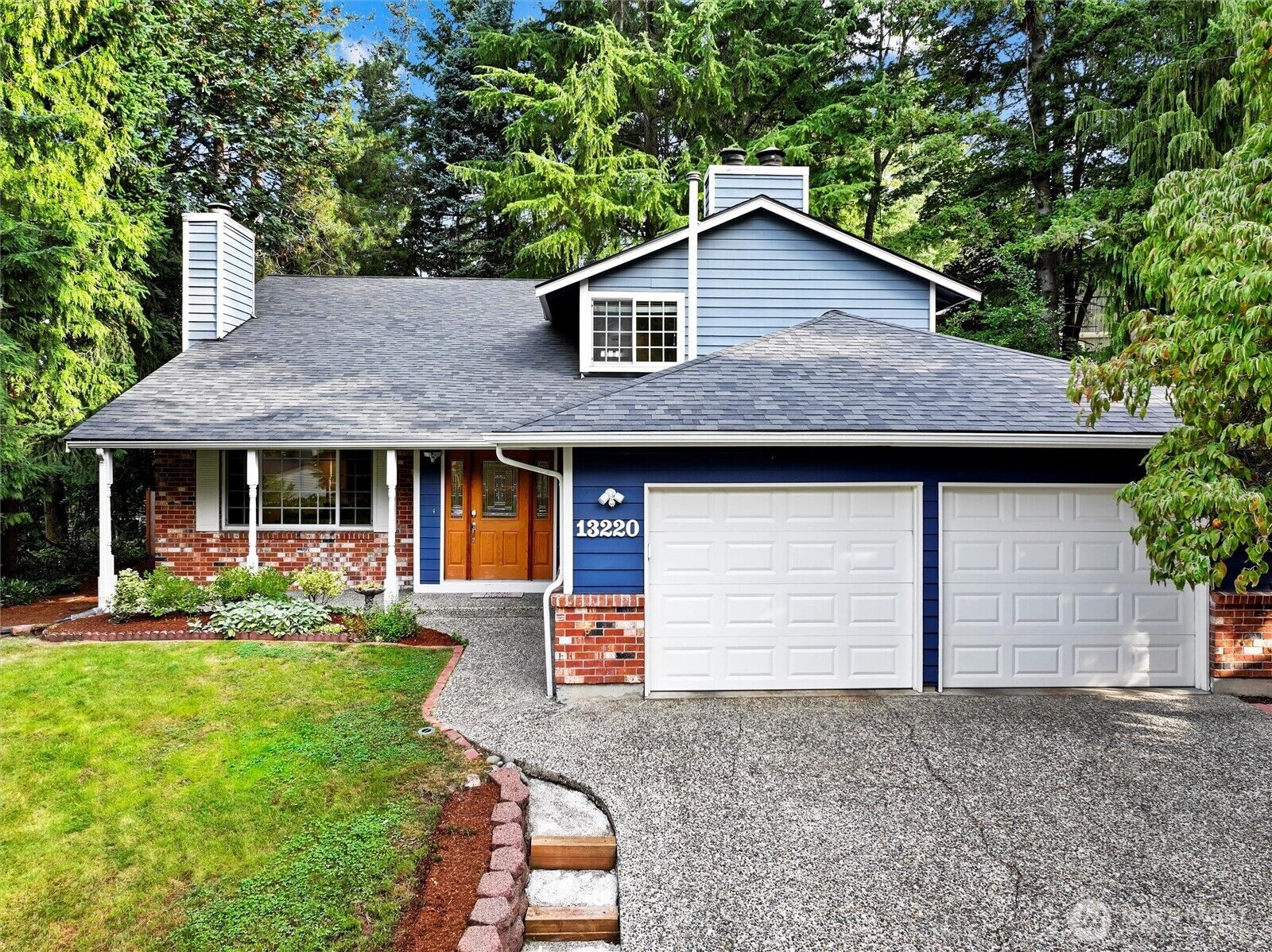 Property Photo:  13220 SE 52nd Place  WA 98006 