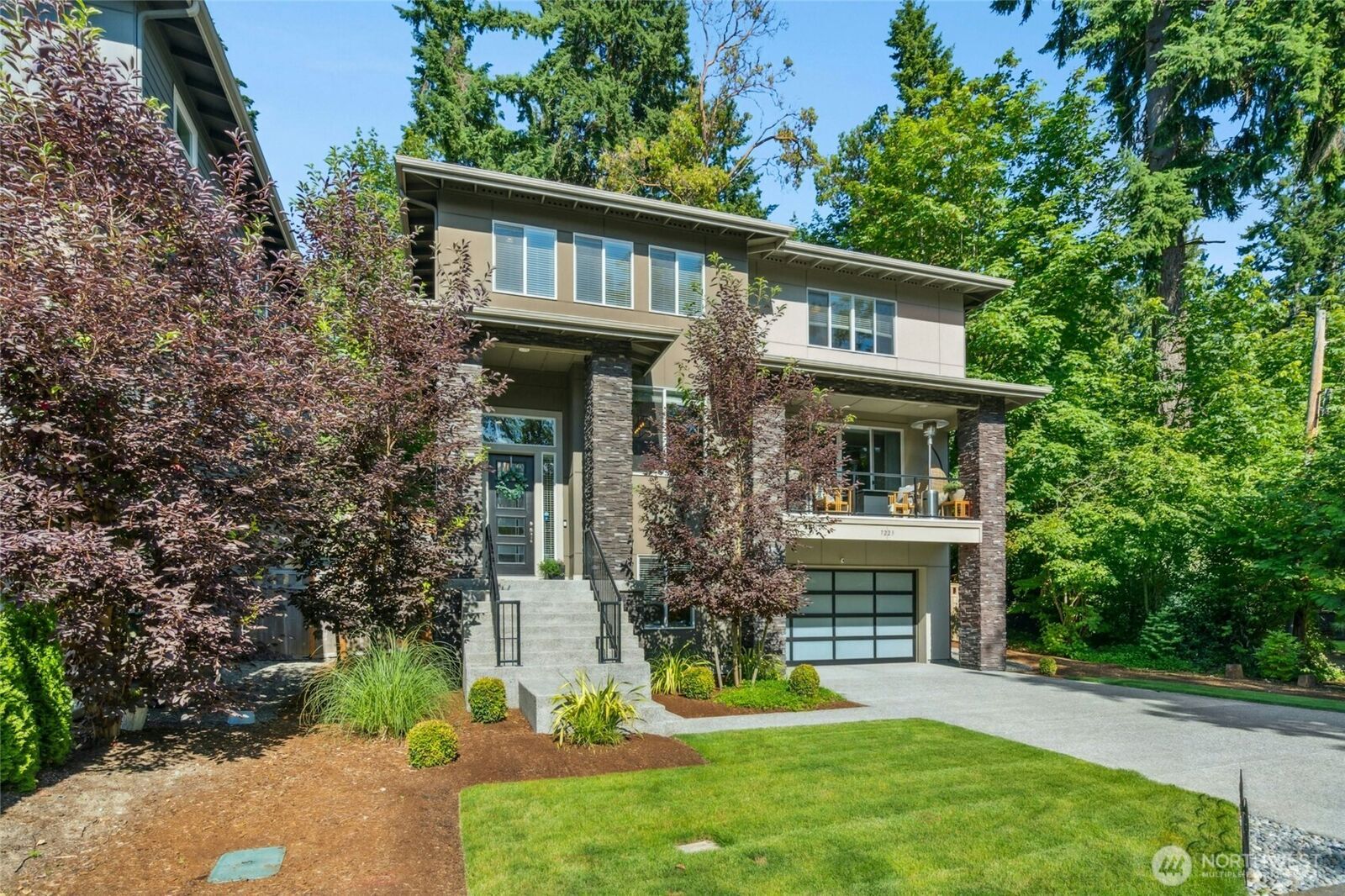 Property Photo: 7223 NE 118th Court WA 98034