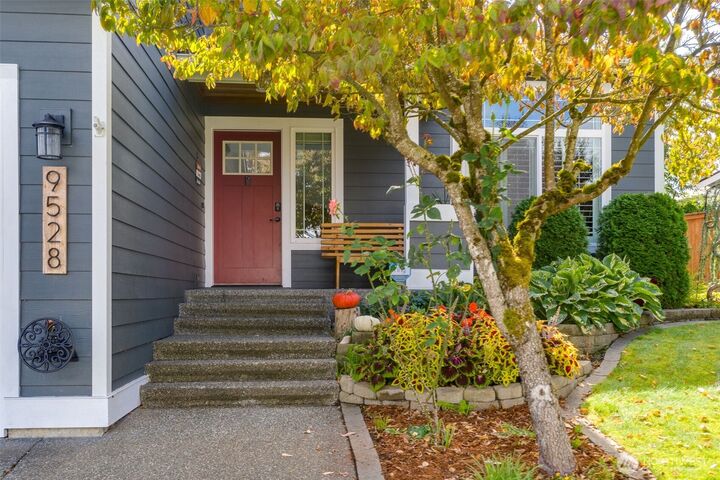 Property Photo:  9528  3rd Street SE  WA 98258 