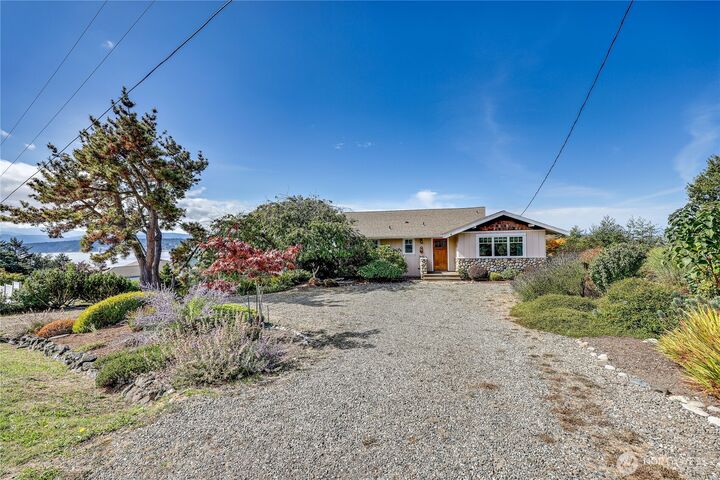 Property Photo: 231 Victoria Loop WA 98368