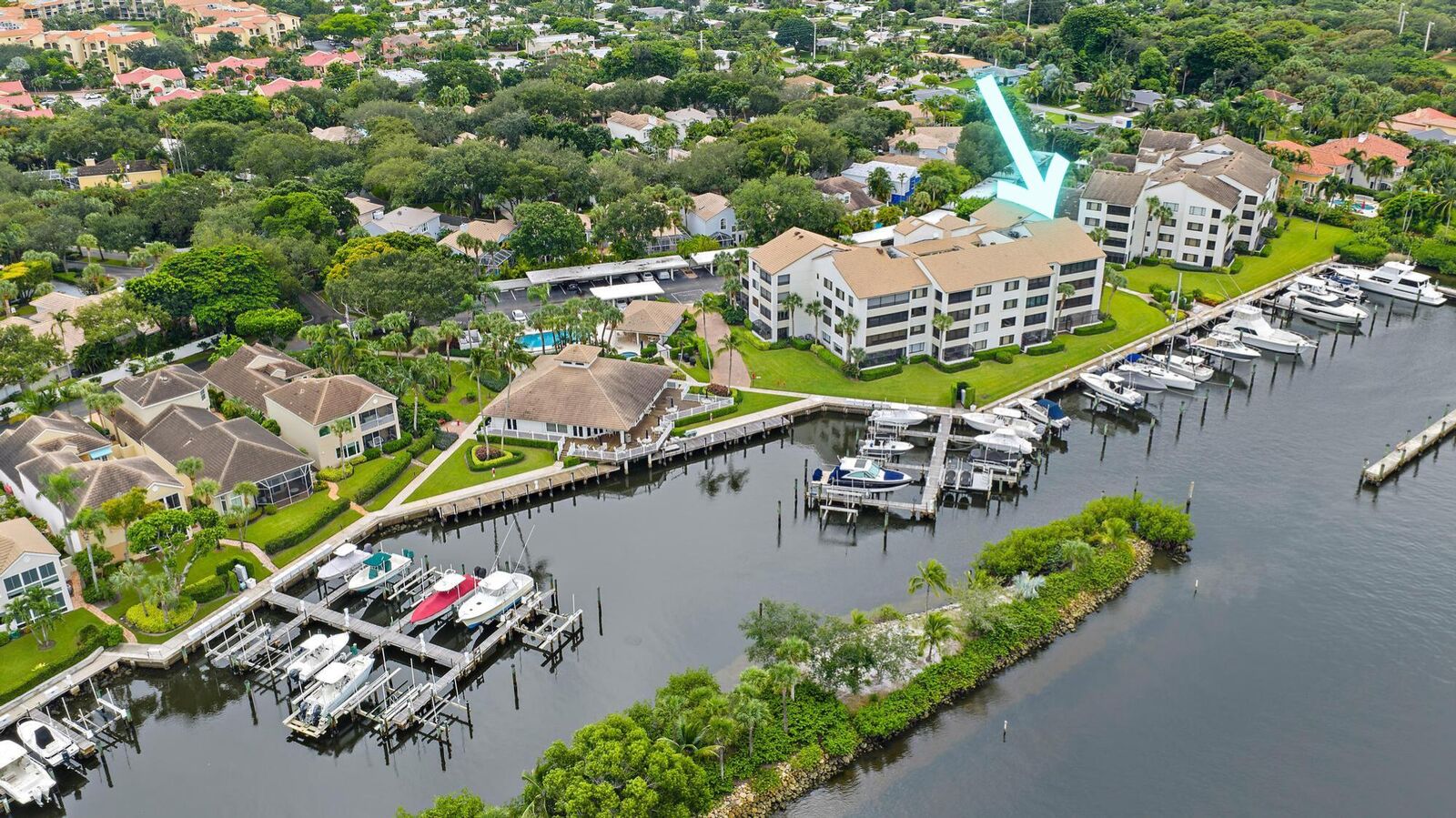 Property Photo:  811 Oak Harbour Drive  FL 33408 