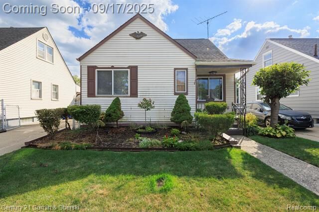 Property Photo:  525 Garfield Avenue  MI 48146 
