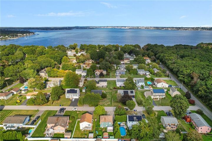 Property Photo:  7 Belvedere Drive  RI 02809 