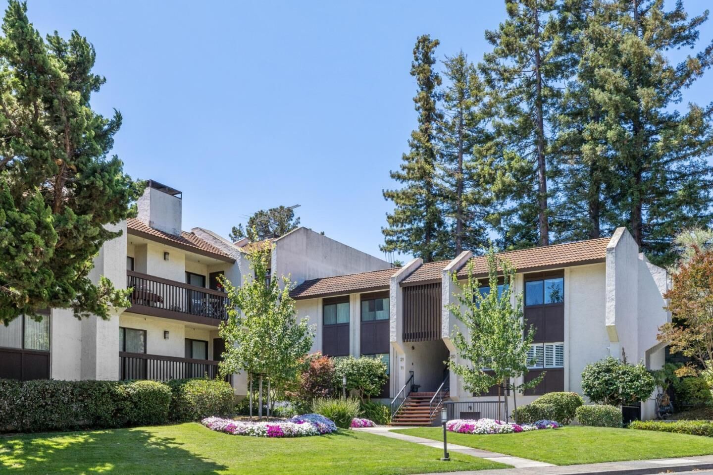 Property Photo:  226 West Edith Avenue 13  CA 94022 