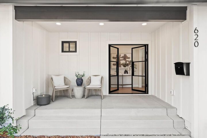 Property Photo:  620 Iris Street  CA 94062 