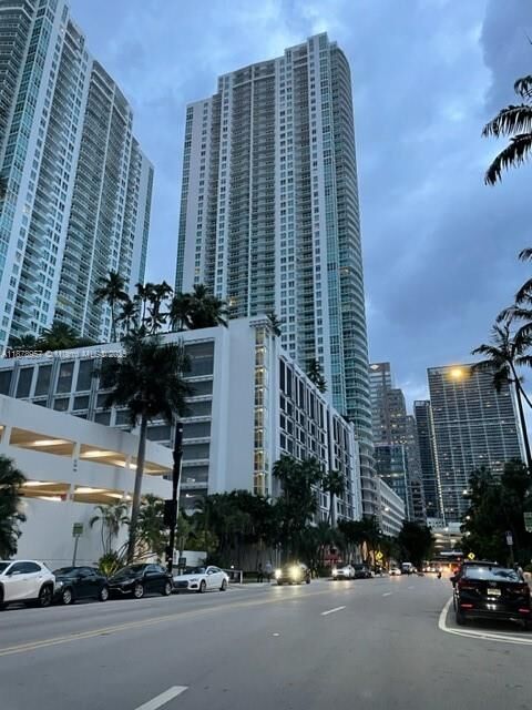 Property Photo: 951 Brickell Ave 2307 FL 33131
