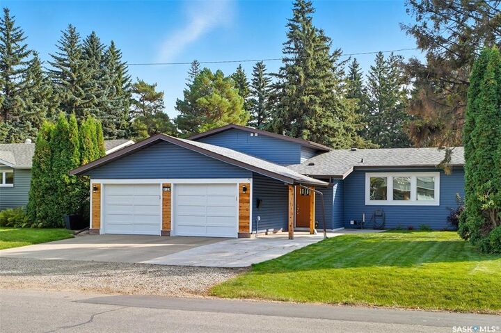 Property Photo:  3123 Mountbatten Street  SK S7M 3T3 