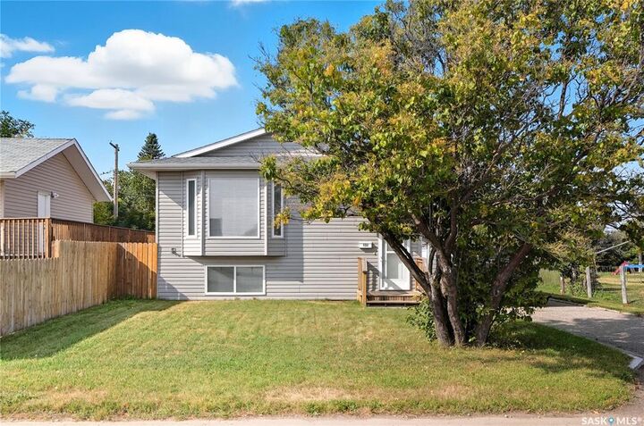 133 Railway Avenue E  Vanscoy SK S0L 3J0 photo