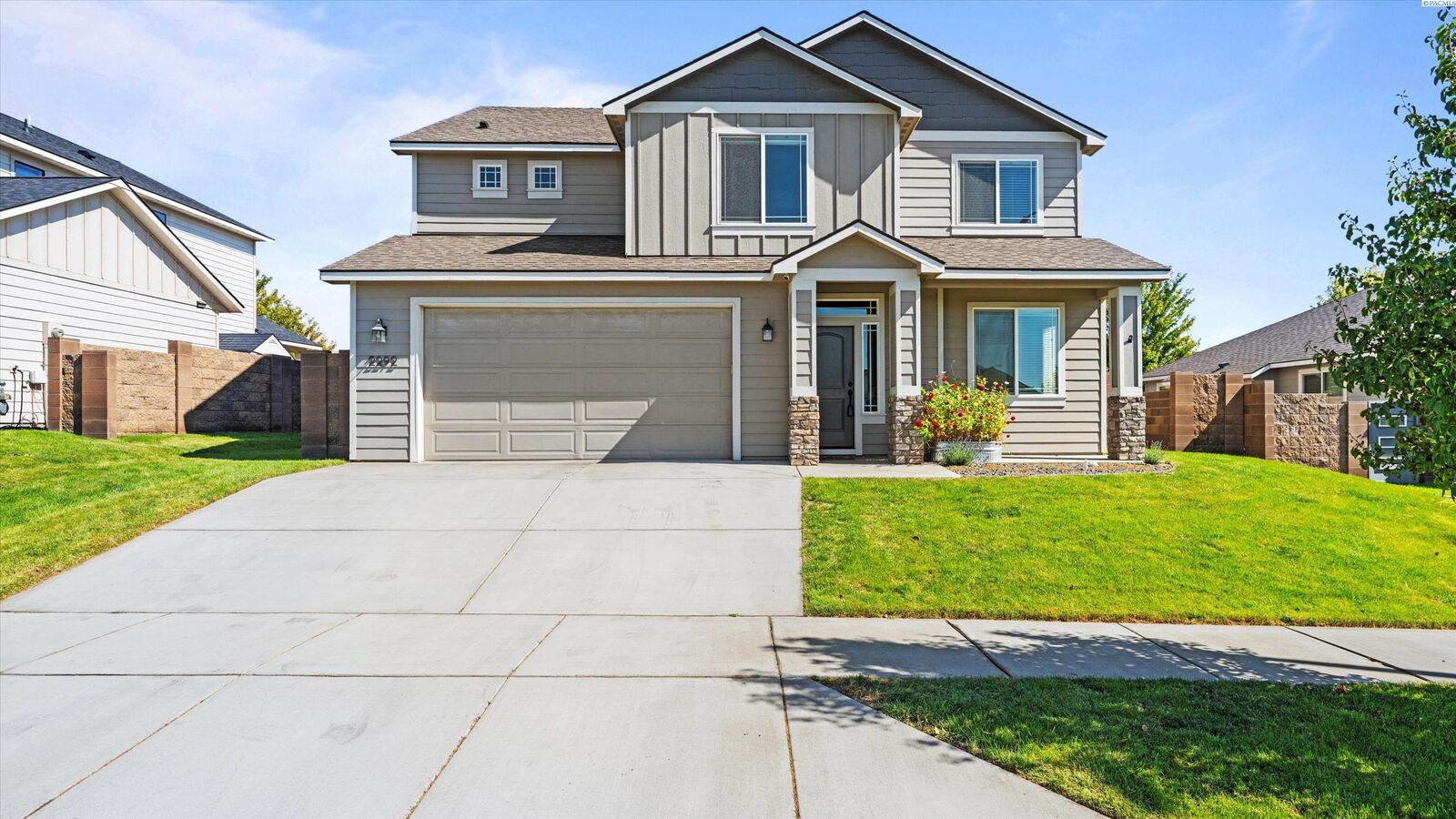 Property Photo:  2292 Morris Ave  WA 99352 