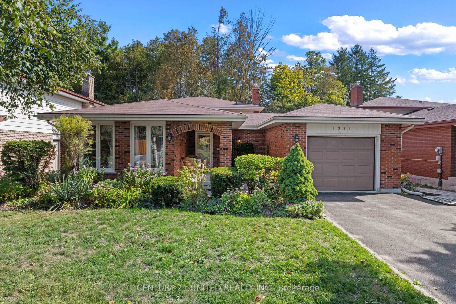 Property Photo: 1332 Balsam Avenue ON K9J 7E2