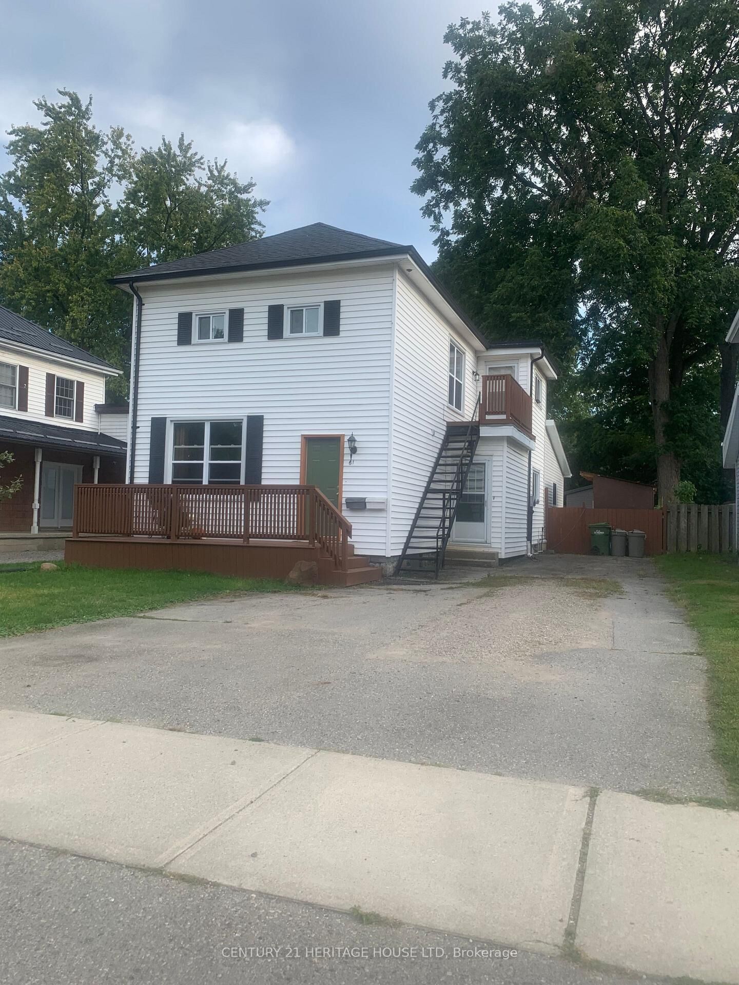 Property Photo:  61 Regent Street S  ON N5R 2A4 