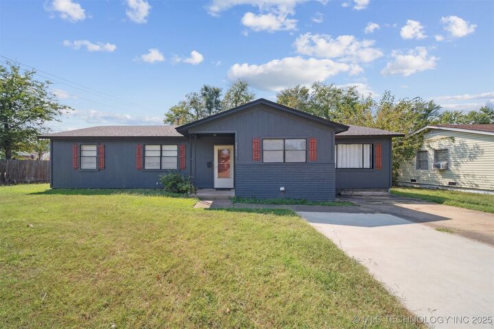 Property Photo: 2815 Monta Place OK 74403