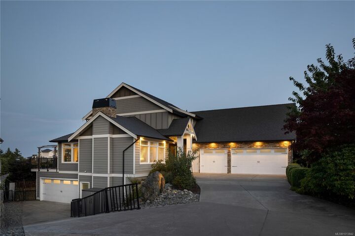 Property Photo: 2287 Nicklaus Dr BC V9B 0L2