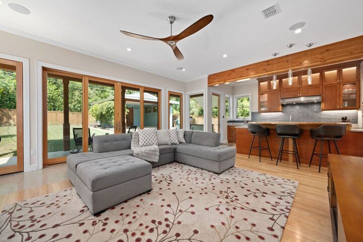 3904 Petes Path  Austin TX 78731 photo