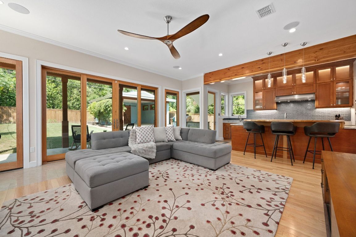 Property Photo: 3904 Petes Path TX 78731