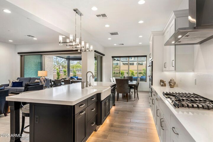 Property Photo: 5931 E Sierra Morena Street AZ 85215