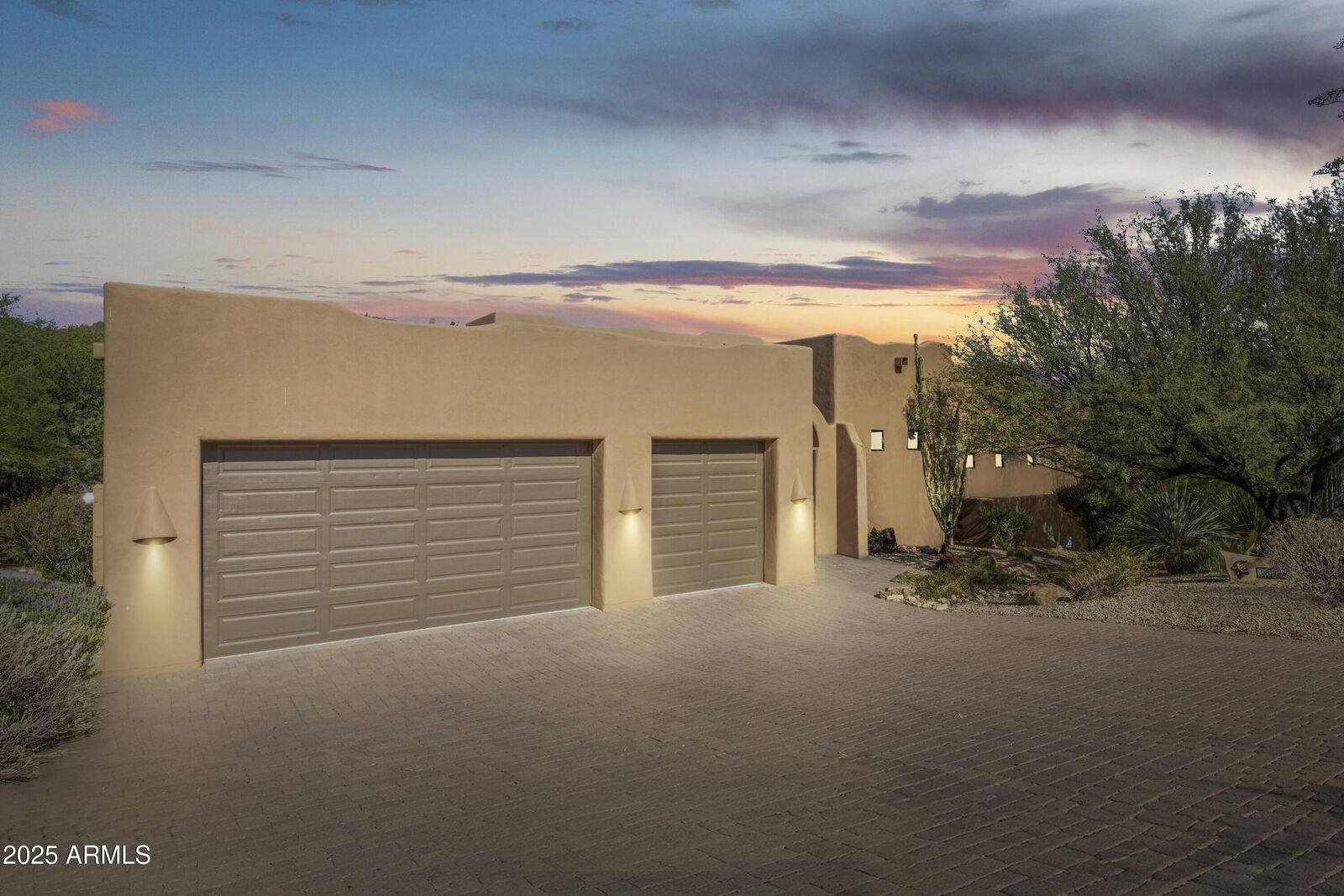 Property Photo: 38467 N Fairway Trail AZ 85331