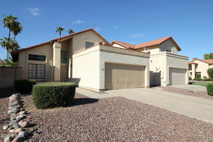 Property Photo:  932 E Manor Drive  AZ 85225