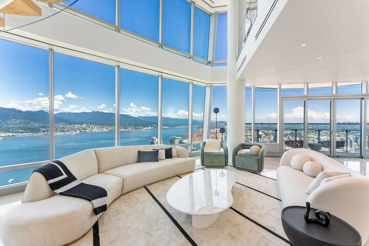 Property Photo: 1151 W Georgia Street Ph2 BC V6E 0B3