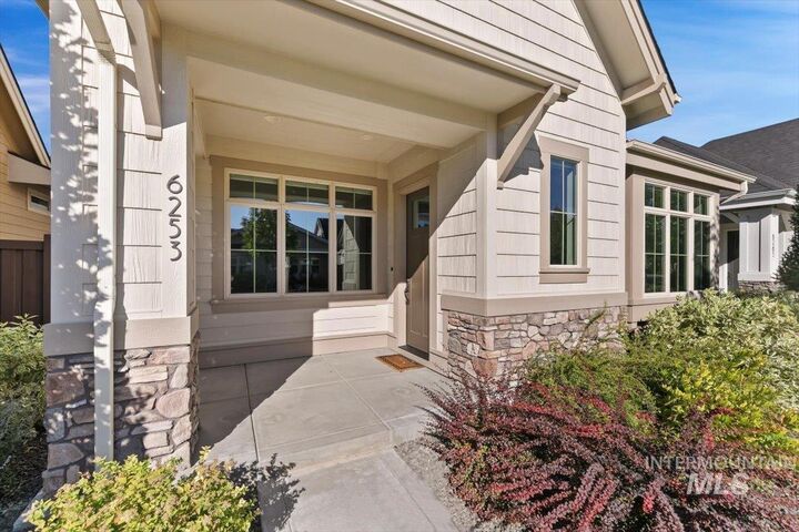 Property Photo:  6253 N Winward Ln  ID 83646-3322 