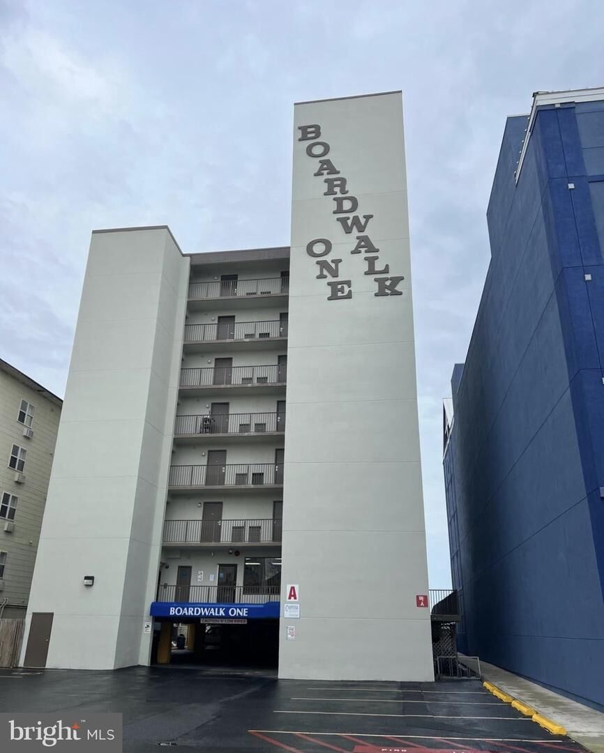 Property Photo:  107 N Atlantic Ave 0201 (Week 38)  MD 21842