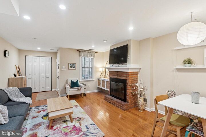 Property Photo:  1110 Lombard Street 17  PA 19147 