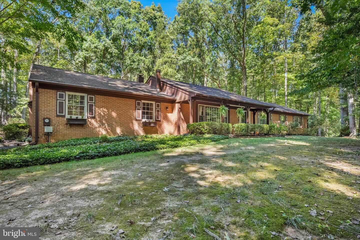 Property Photo: 7408 Maple Branch Road VA 20124