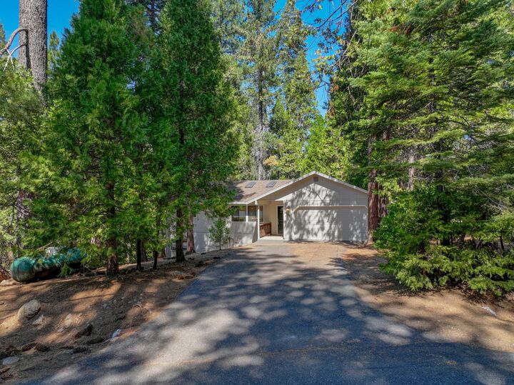 Property Photo: 2105 Castlewood Lane CA 95223
