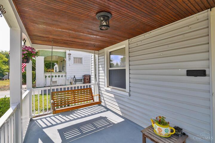 Property Photo:  416 Glen Lane  OH 45042 