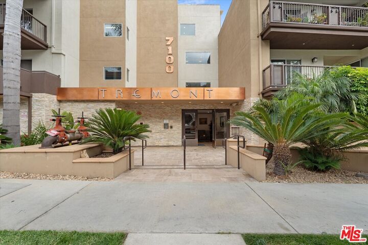 7100 Alvern St  Los Angeles CA 90045 photo