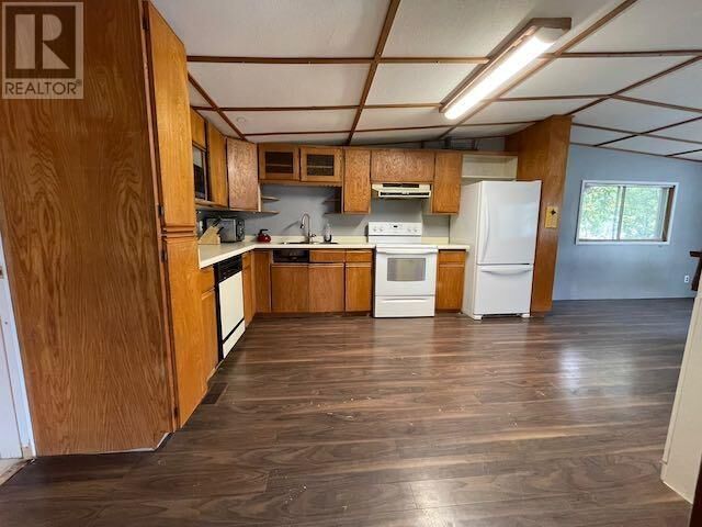 Property Photo:  27 Pine Cres  ON P8N 0A2 