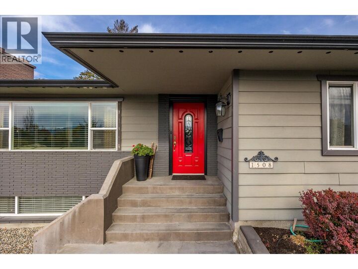 Property Photo:  1508 Pinehurst Crescent  BC V1Y 4H9 