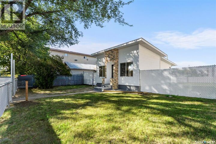 Property Photo: 117 U Avenue S SK S7M 3B9
