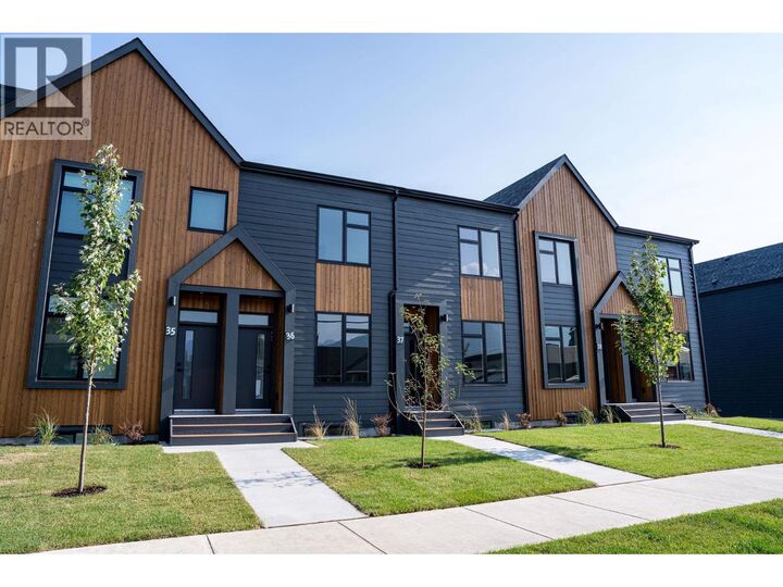 Property Photo:  416 Humbert Street 5  BC V0E 2S1