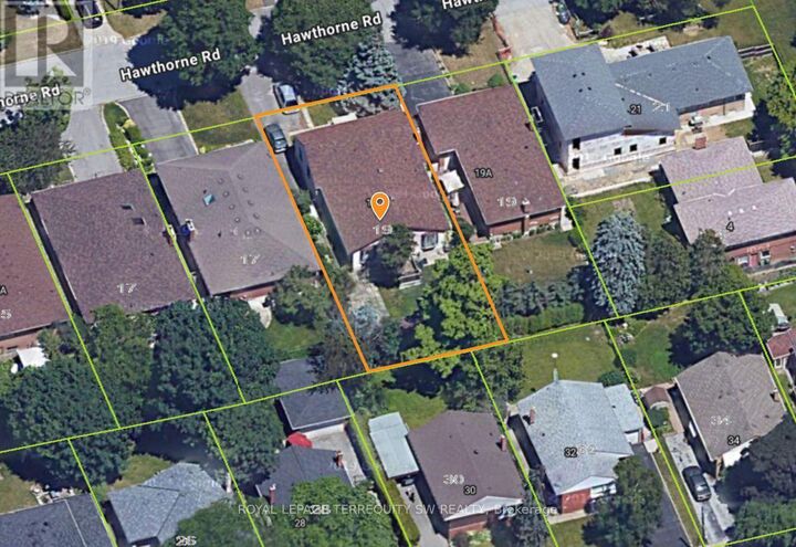 Property Photo:  19 Hawthorne Road  ON M9R 1N9 