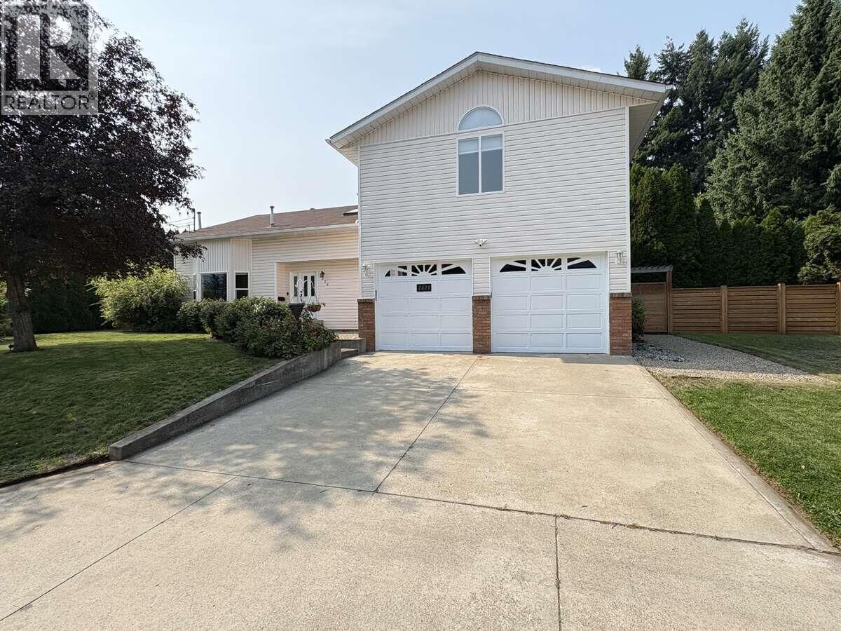 Property Photo:  2628 6th Avenue  BC V1N 2W2 