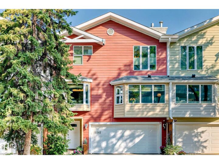 Photo de la propriété:  11342 102 Av NW  AB T5K 0P7 