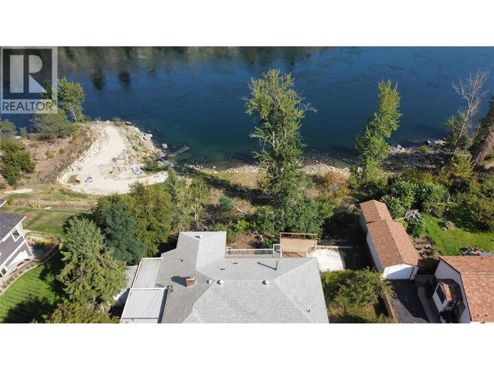 Property Photo:  221 2nd Avenue  BC V1R 4V2 