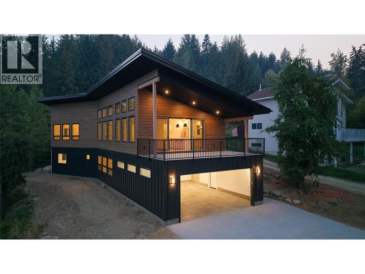 Property Photo:  1572 Treadwell Street  BC V0G 1Y0 