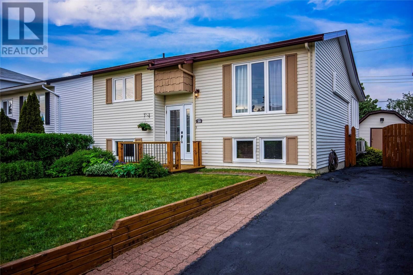 Property Photo:  20 Jane Heights  NL A1L 1E6 
