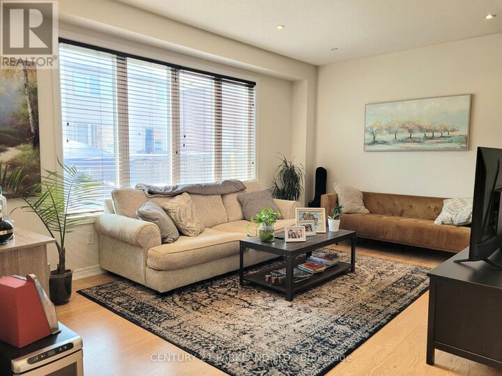 Property Photo:  23 Overhold Crescent  ON L4E 0L9 