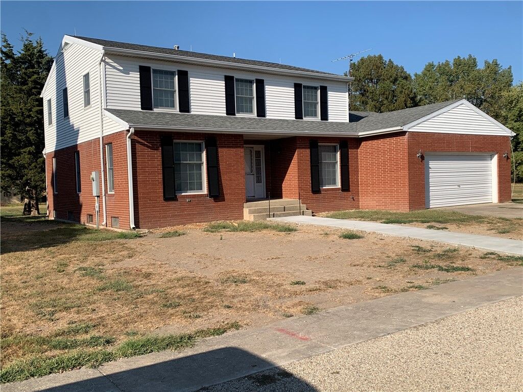 Property Photo:  204 Main Street  IL 62461 